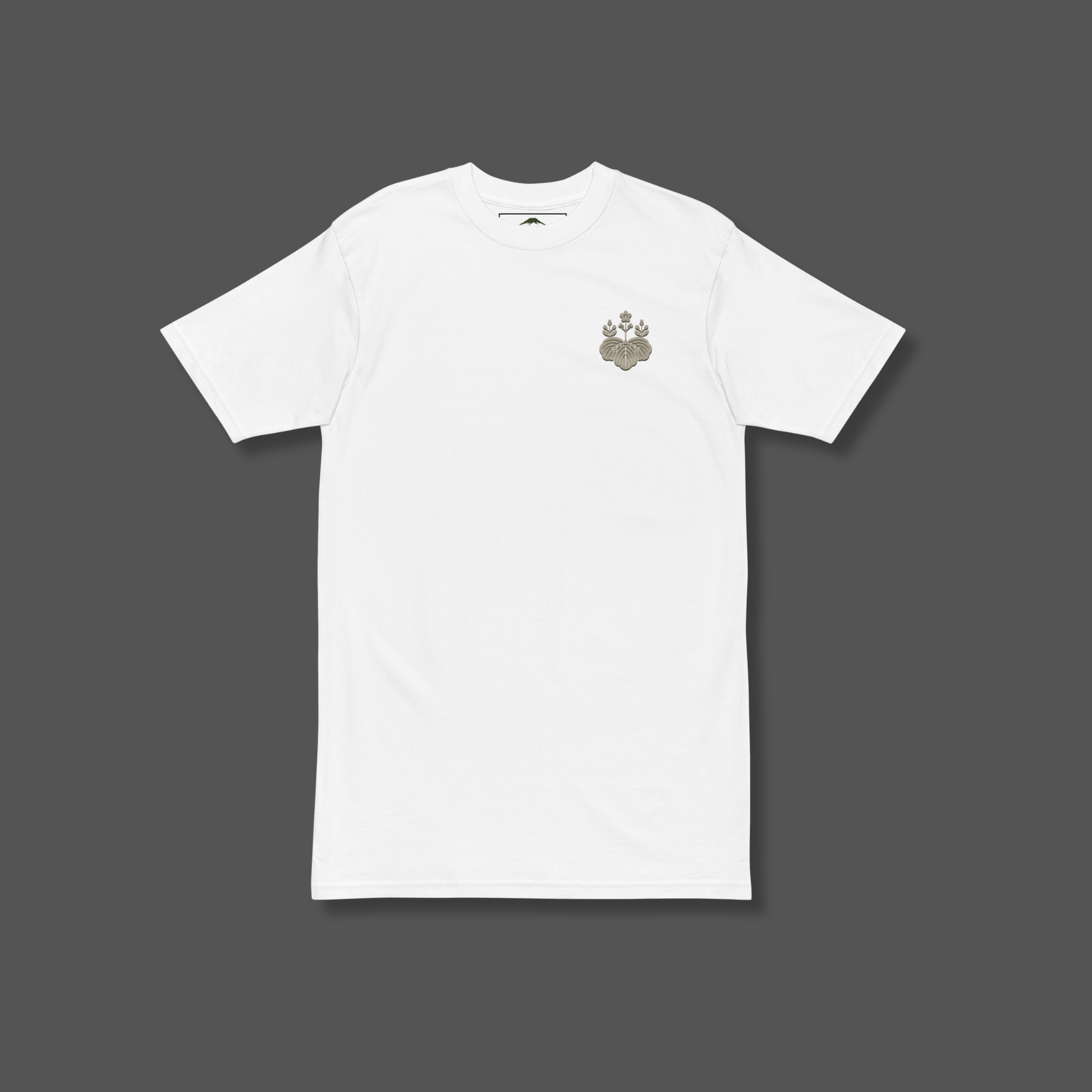EMBLEM EMBROIDERY T-SHIRT