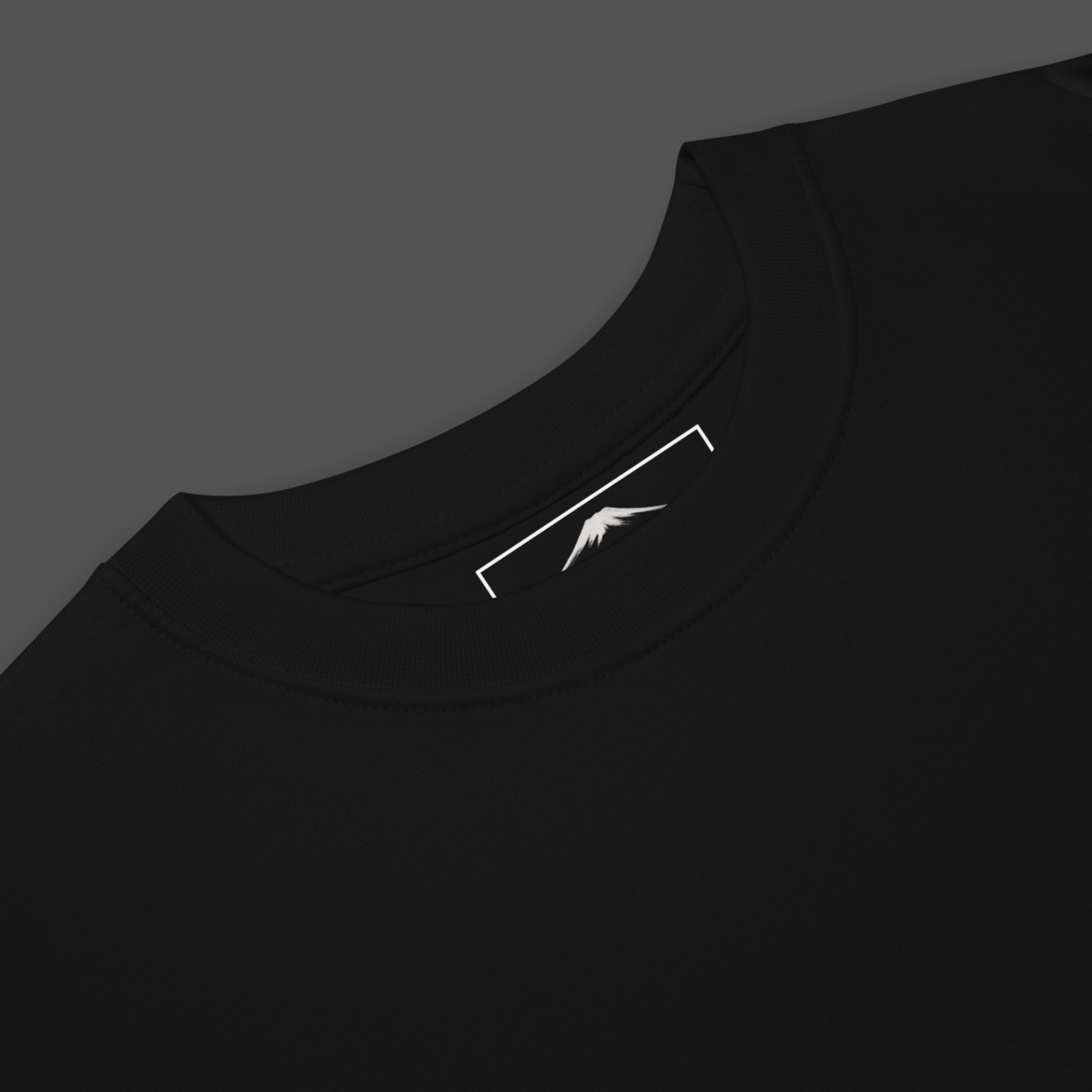 EMBLEM EMBROIDERY T-SHIRT